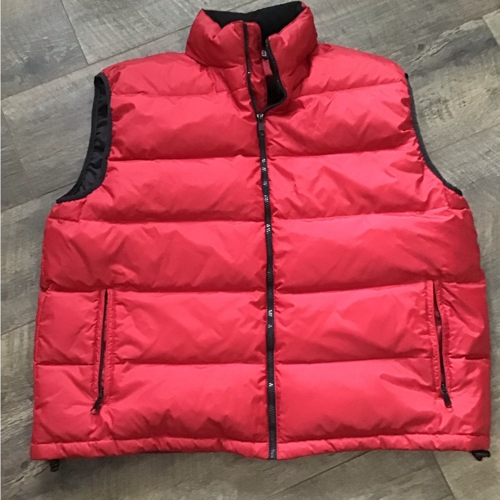 Woodlake men’s red down filled puffer vest.EUC
